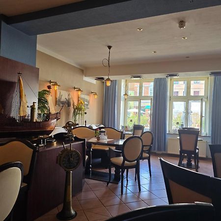 Hotel Am Markt & Brauhaus Stadtkrug Ueckermünde Extérieur photo